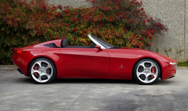 2015 - Alfa Romeo Duetto Side View