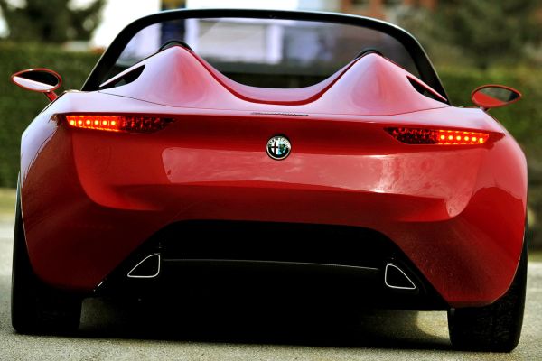 2015 - Alfa Romeo Duetto Rear View