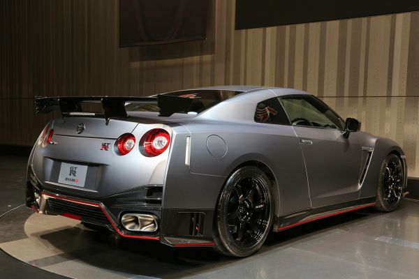 2015 - Nissan GT-R Rear View