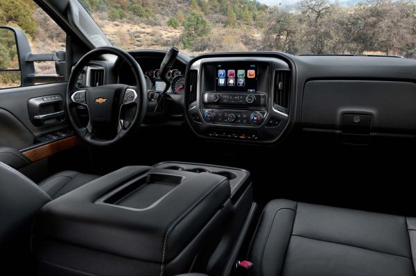 2015 - Chevrolet Silverado  Interior