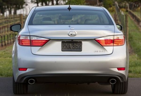 2015 - Lexus ES 350  Rear View