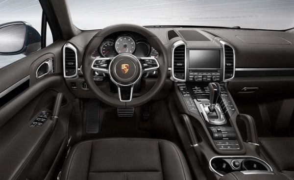 2015 - Porsche Cayenne S E-Hybrid Interior