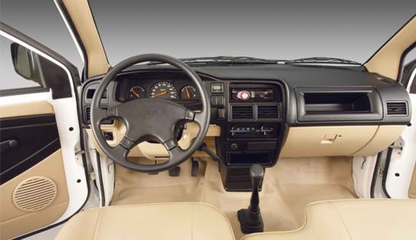 2015 - Isuzu Crosswind Interior