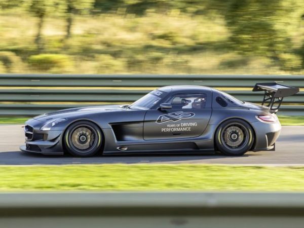 2016-Mercedes-AMG-GT3 Side View