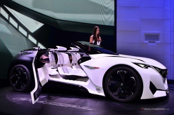 Peugeot Fractal concept - Side View