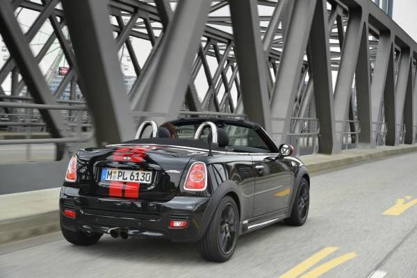 MINI Cooper Roadster 2015 - Rear View