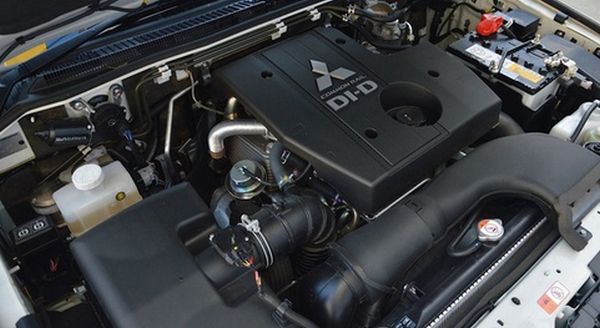 2015 Mitsubishi Pajero Engine