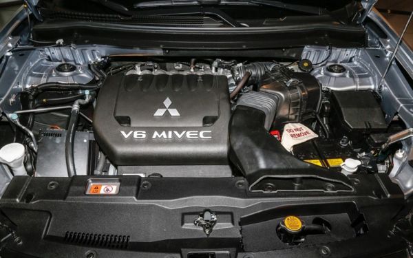 2016 Mitsubishi Outlander Sport Engine