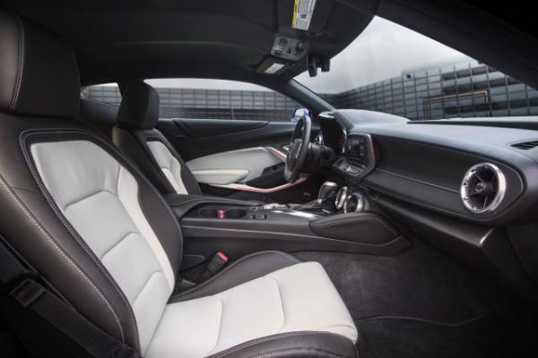 2016 Chevrolet Camaro Performance - Interior