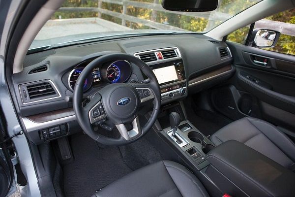 Subaru Legacy 2016 - Interior