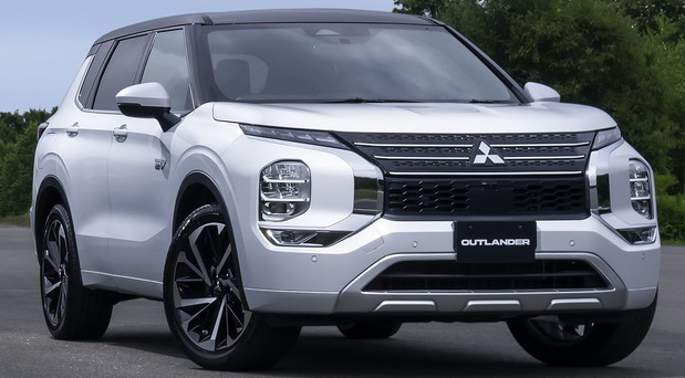 2022 Mitsubishi Outlander PHEV Hybrid SUV  front side view