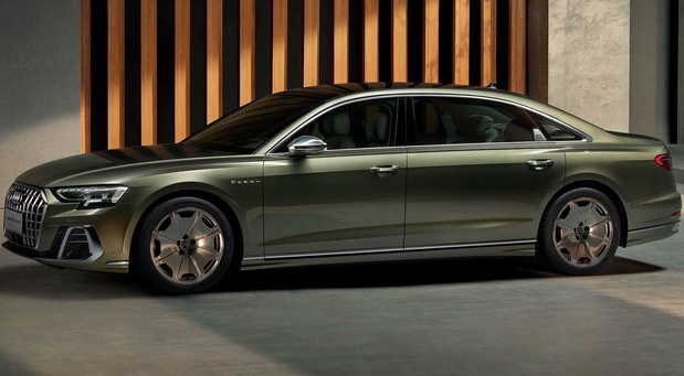 New 2022 Audi A8L Horch side view