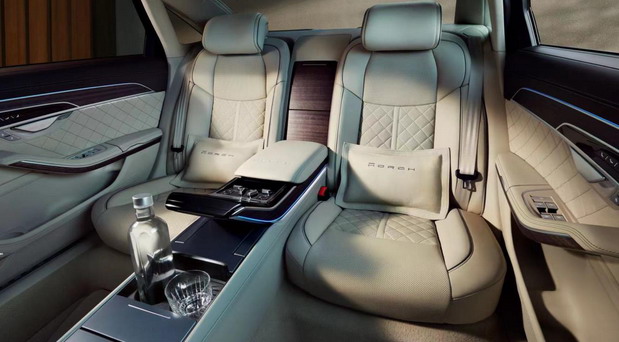 New 2022 Audi A8L Horch interior view