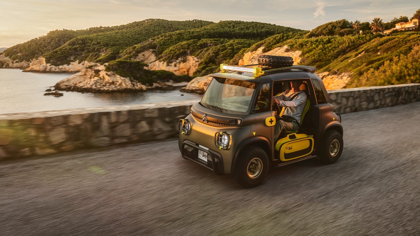 Citroën My Ami Buggy Concept on the road