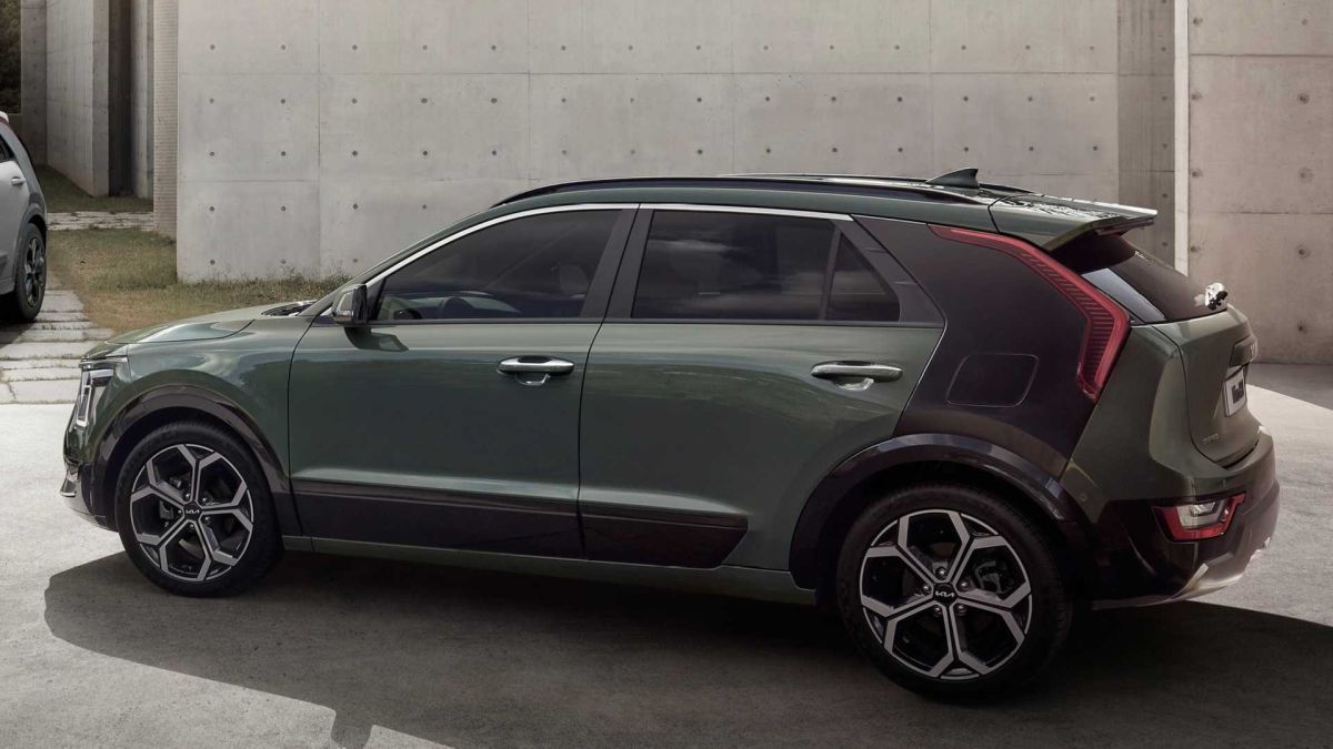 New KIA Niro side rear view