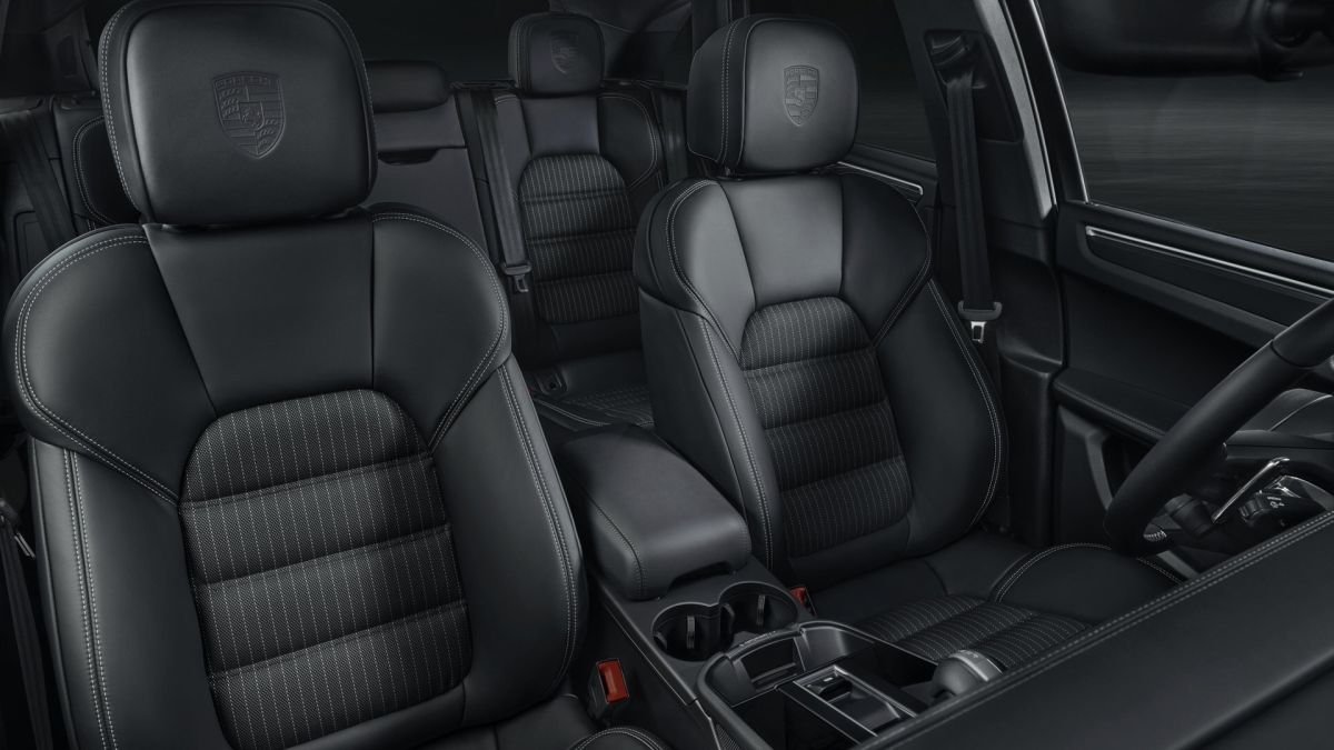 2023 Porsche Macan T Interior seats view