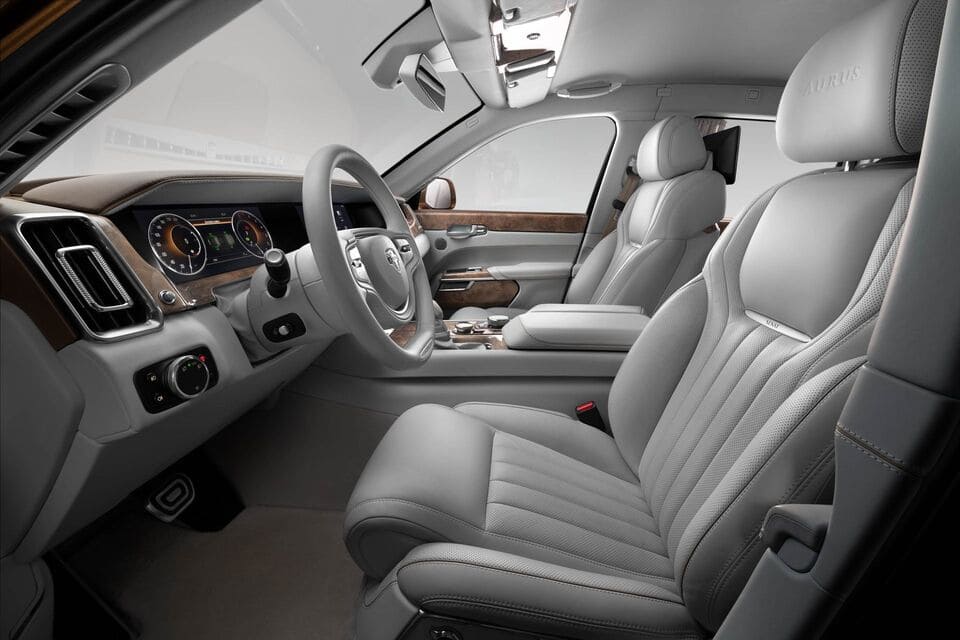 2021 Aurus Senat interior front view