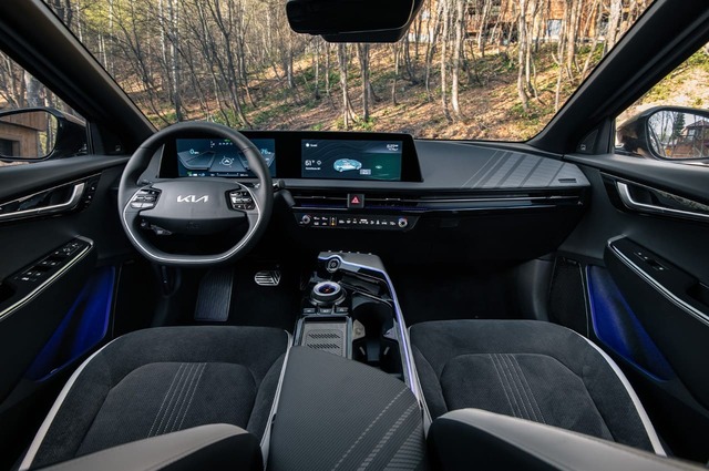 2022 Kia EV6 Crossover interior view