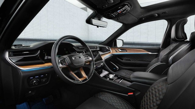 2022 Jeep Grand Cherokee SUV interior inside view