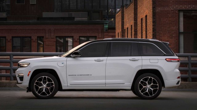 2022 jeep grand cherokee interior, 2022 jeep grand cherokee price, 2022 jeep grand cherokee release date, 2022 jeep grand cherokee dimensions, 2022 jeep grand cherokee towing capacity, 2022 jeep grand cherokee hybrid SUV side view