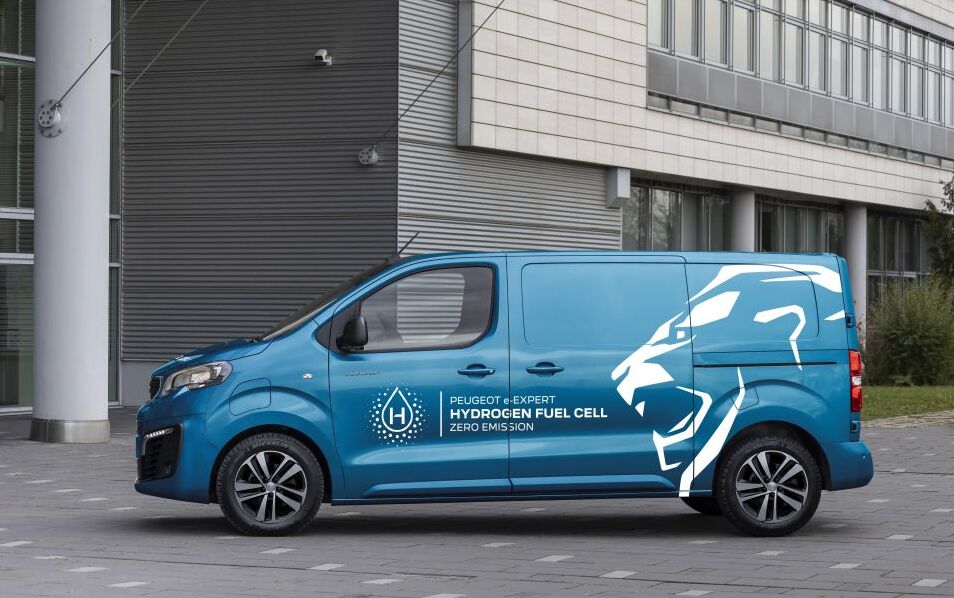 2022 peugeot e-expert hydrogen van side view