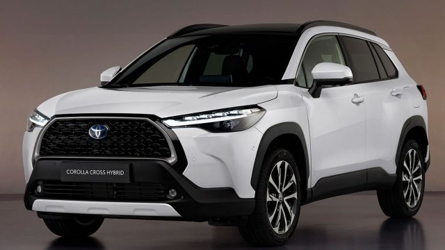 2022 Toyota Corolla Cross subcompact SUV front side view