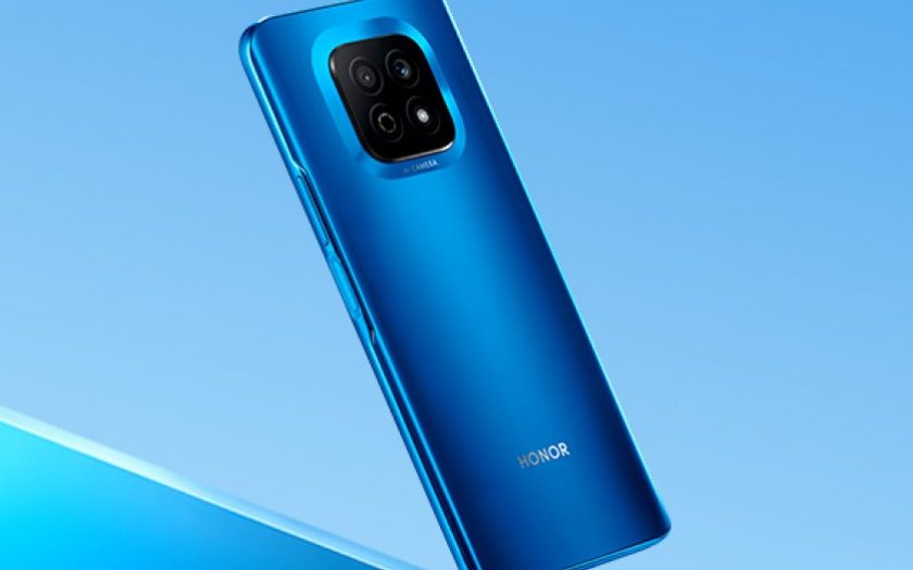 The Honor Play5 Youth Edition blue color